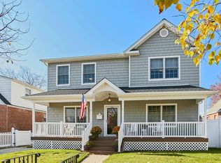 291 Brompton Rd S, Garden City South, NY 11530