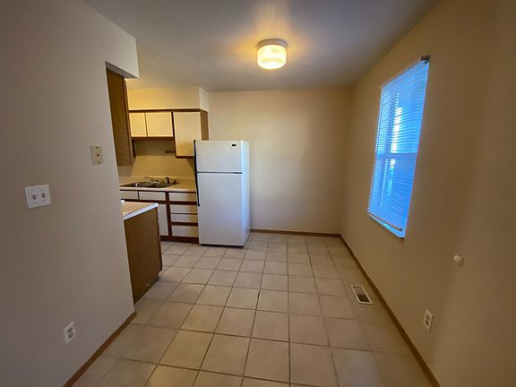 3rd image of 750 S Campbell Ave #750