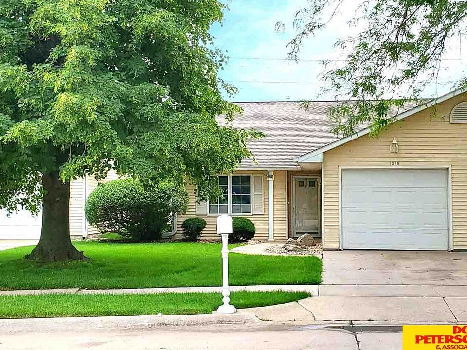 1335 Towne Square Dr, Fremont, NE 68025 Zillow