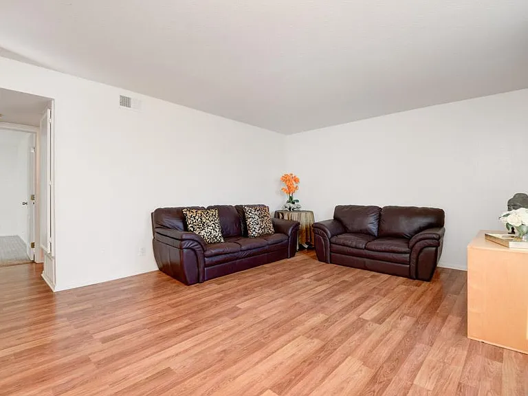 526 Calle Montecito — Photo 6