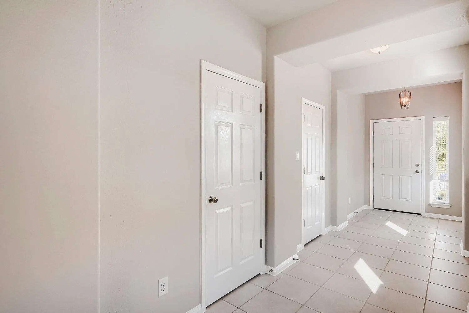 3 bed, 2.5 bath, 1956 sqft, $2,300 — Photo 3