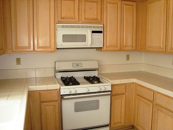 5th image of 427 W Doran St Unit 102