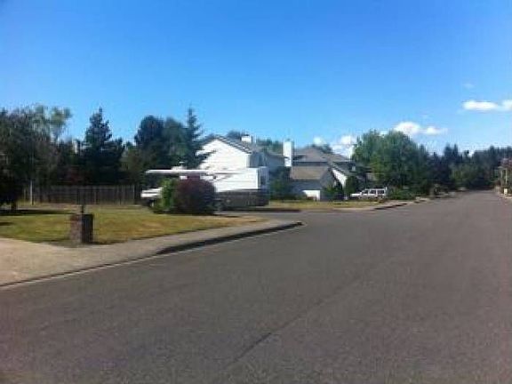 4th image of 14517 NE 4th Ave