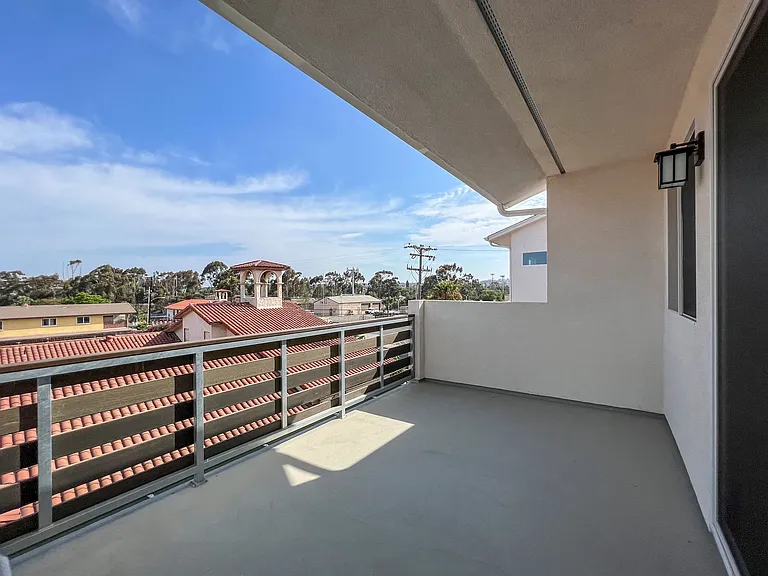 310 N Palm Ave #203 — Photo 8