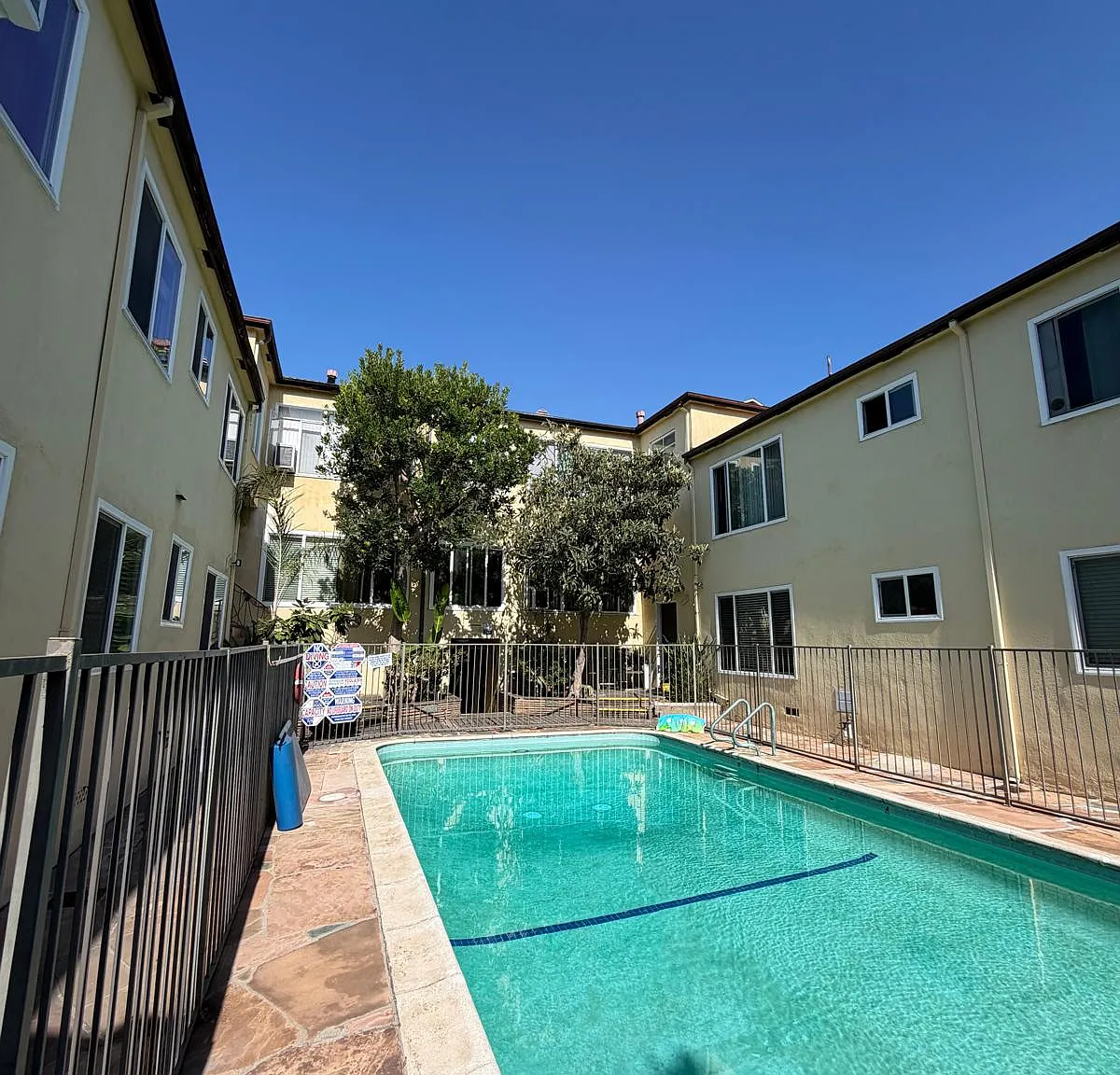 2 bed, 1000 sqft, $2,995 — Photo 4