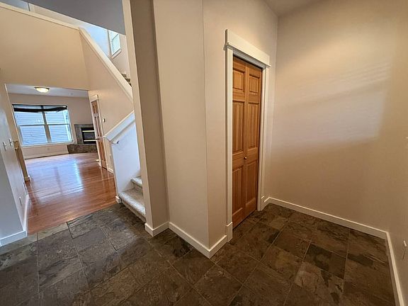 4th image of 262 Kimball Ave APT B