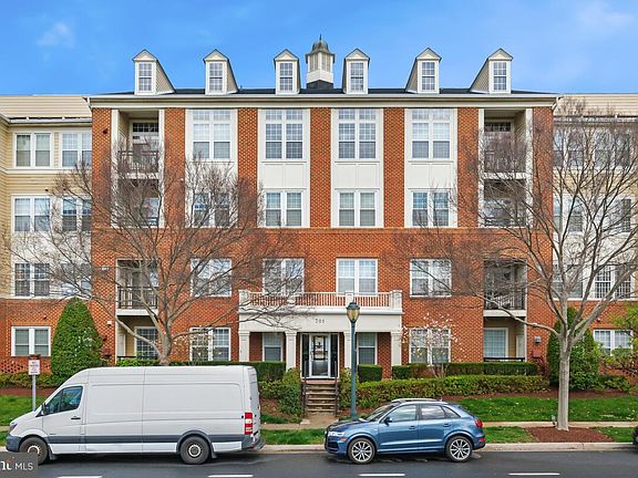 2nd image of 701 Fallsgrove Dr APT 205