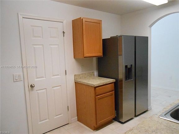 4th image of 154 Shadowview Ct