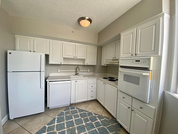 5th image of 470 3rd St S Unit 215