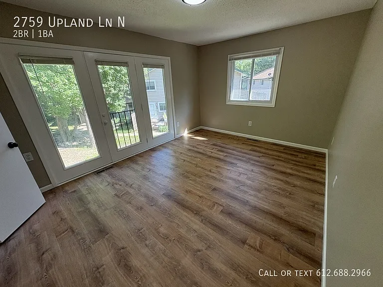 2759 Upland Ln N — Photo 9