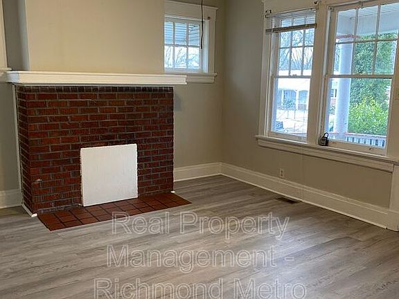 3rd image of 3221 Hanes Ave #B