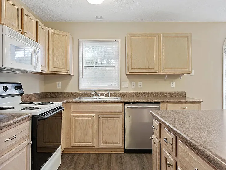 1705 Bailey Ave — Photo 3