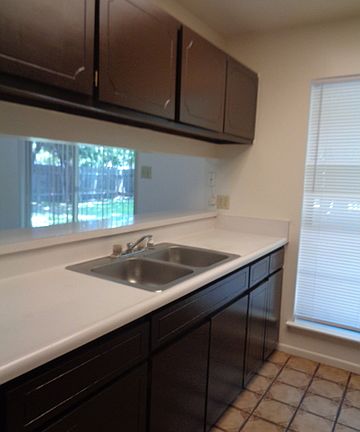 4th image of 7306 Cabin Creek Dr