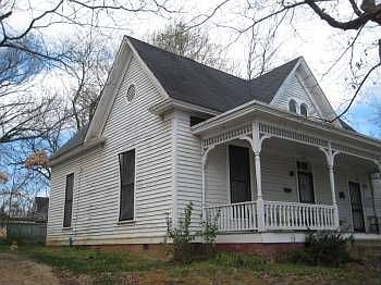 2nd image of 209 Linden Ave