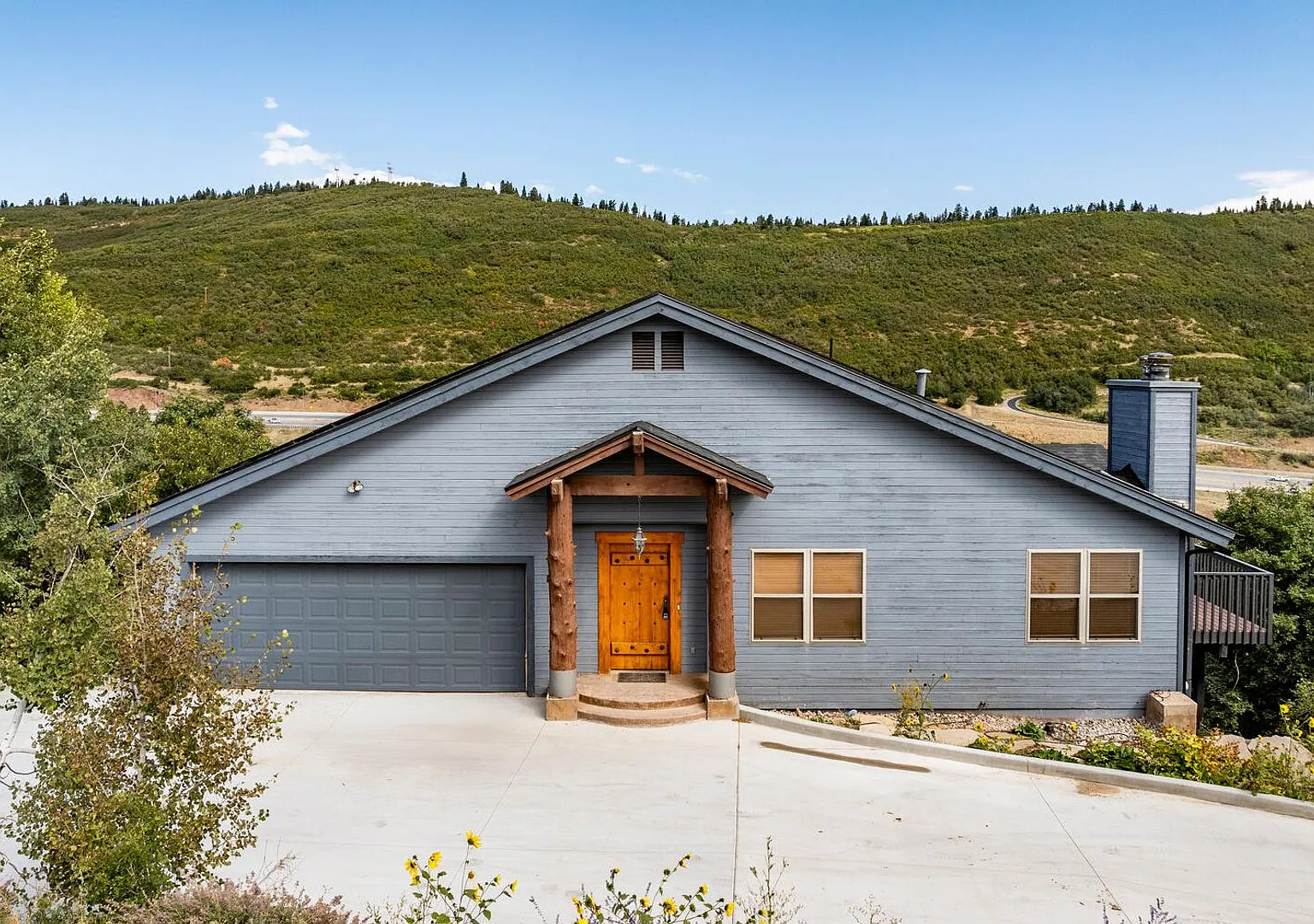 Multi-Level Single-Family Home in Summit Park — Photo 1