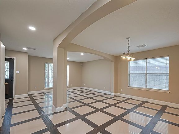 5th image of 2510 Chapel Creek Ct