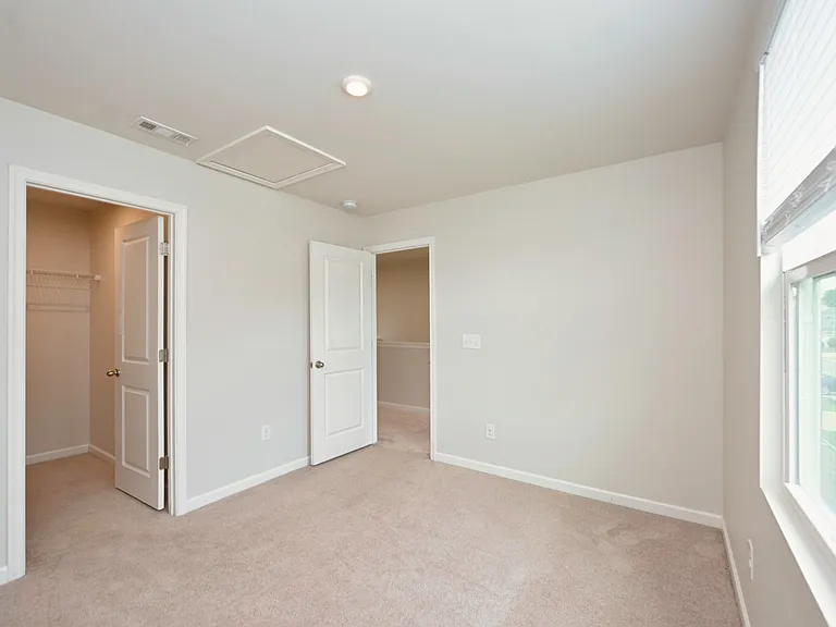 2161 Brokeshire Dr — Photo 37