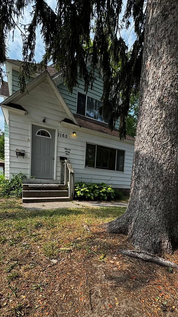 2 bed, 1.0 bath, $995 — Photo 1