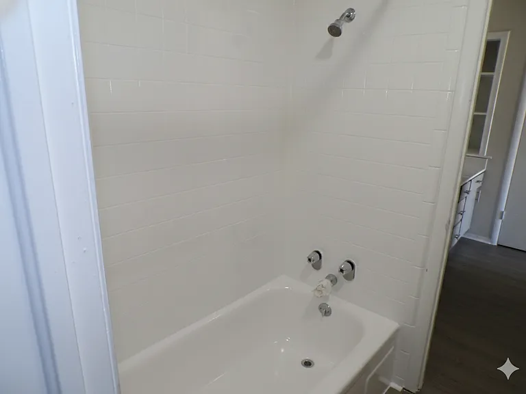 Regency Point Luxury Apartments — Photo 111
