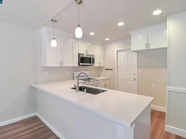126 Woodview Ct, Martinez, CA 94553