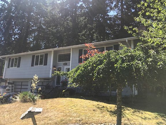 2nd image of 2704 Cambridge Dr