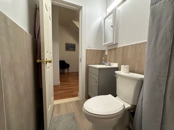 211 Monitor Street image 16 of 17