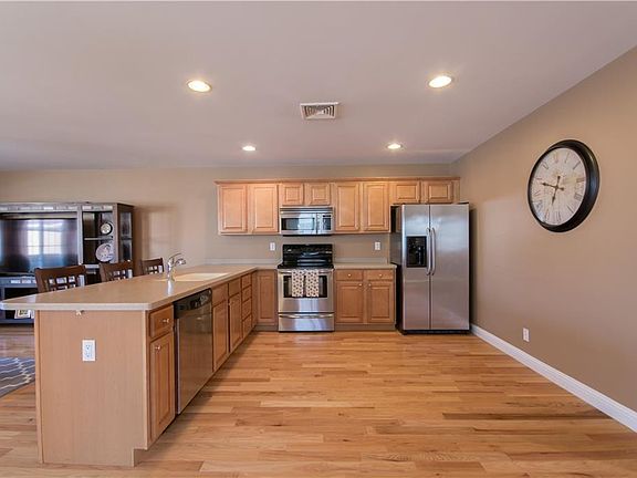 5th image of 679 Metacom Ave Unit 66