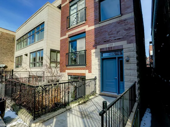 1319 N Bosworth Ave #1, Chicago, IL 60642