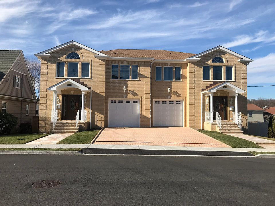 1st image of 97 Gainsborg Ave E