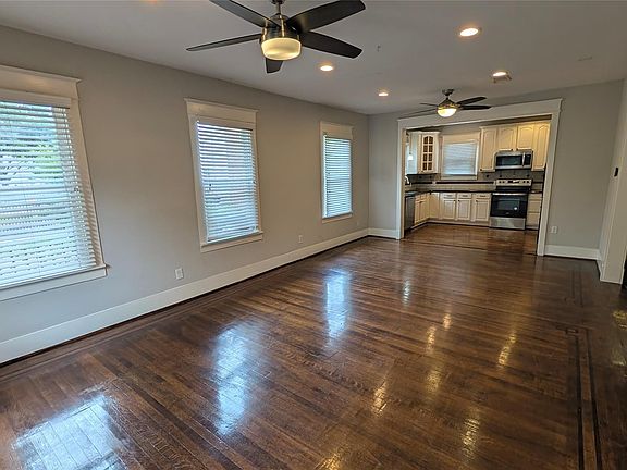 2nd image of 520 Sul Ross St