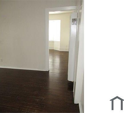 4th image of 479 W 45th St