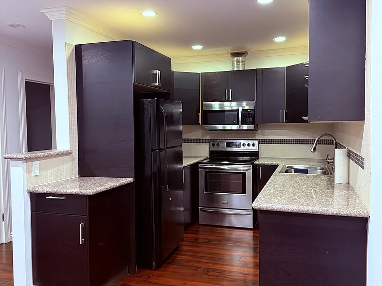5651 Windsor Way #105 — Photo 3