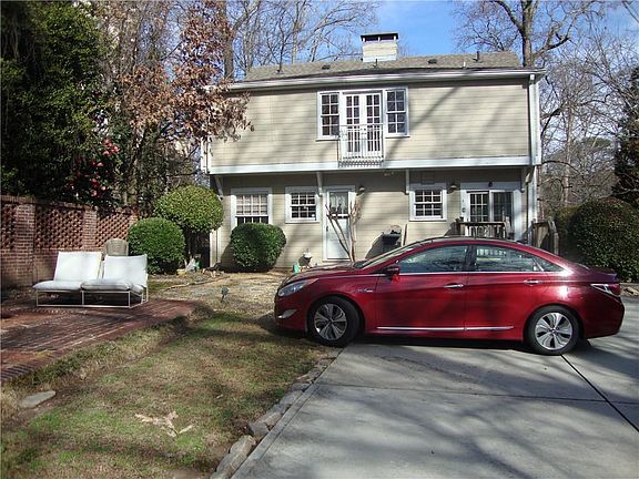5th image of 3644 Kingsboro Rd NE #B