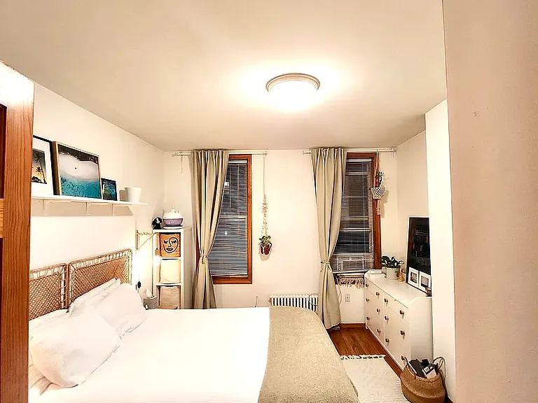 277 Devoe St #2 — Photo 4