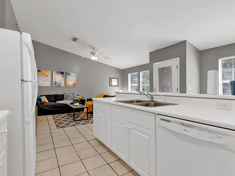 213 Cactus St — Photo 18