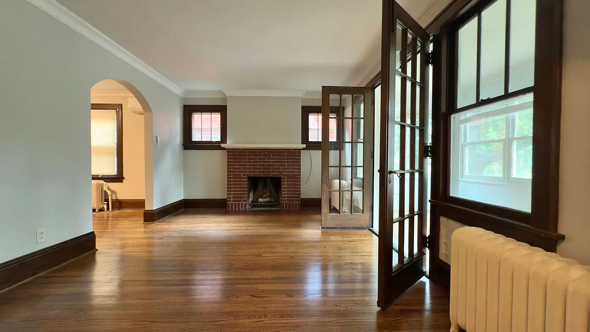2 bed, 1.0 bath, 1100 sqft, $2,100 — Photo 3