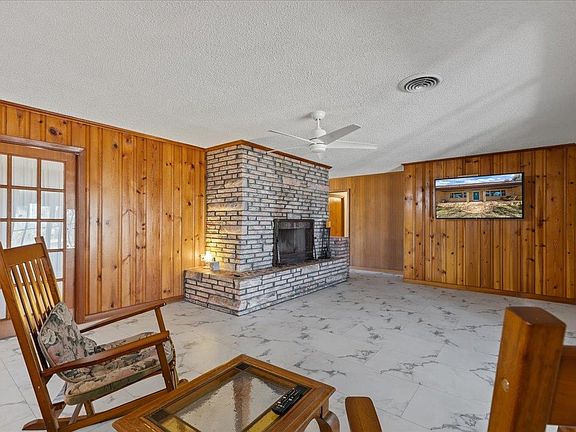 4th image of 200 Davis Dr