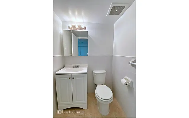 Rented by Douglas Elliman | media 14