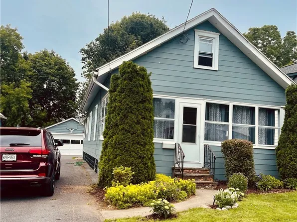 223 Clover Ridge Dr, Syracuse, NY 13206