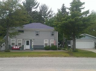 171 S Rutledge St, Pentwater, MI 49449