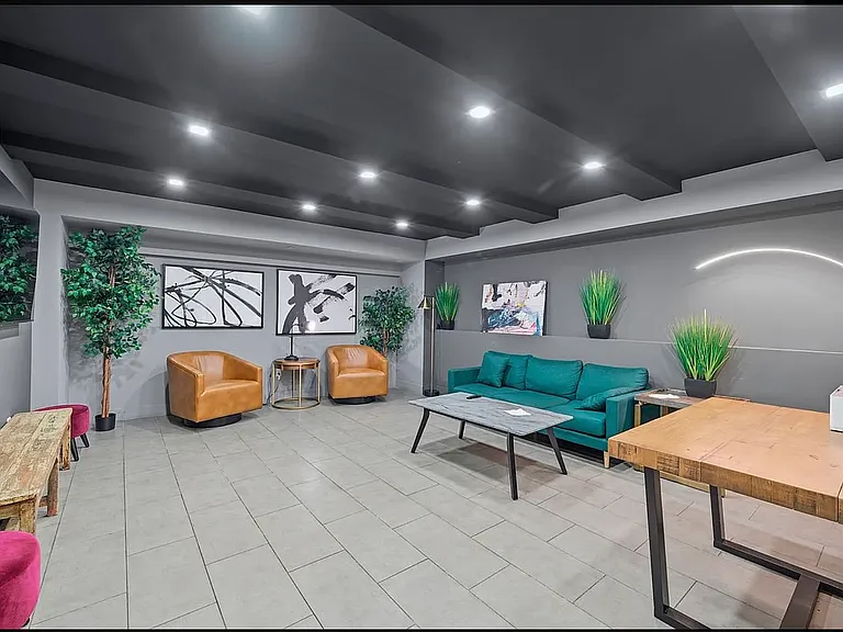 11-12 44th Dr #6H — Photo 10