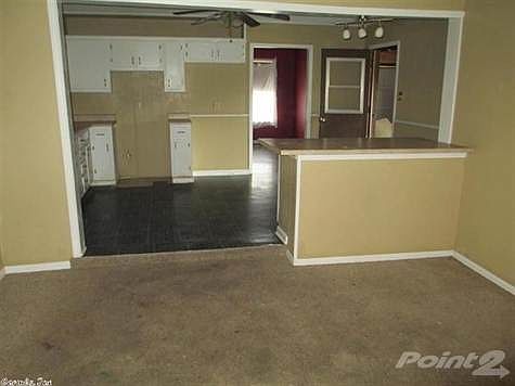 4th image of 1004 N Parkside St