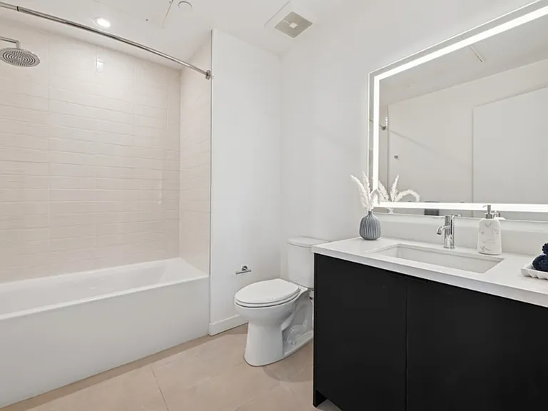 Evani 3223 Wilshire — Photo 36