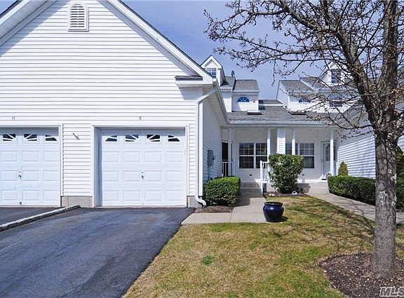 2nd image of 9 Brookville Way