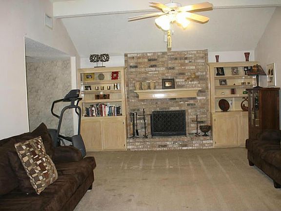 5th image of 6102 Jessica Dr