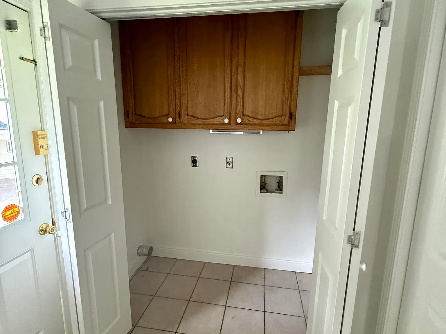 3 bed, 2.5 bath, 1450 sqft, $1,700 — Photo 2