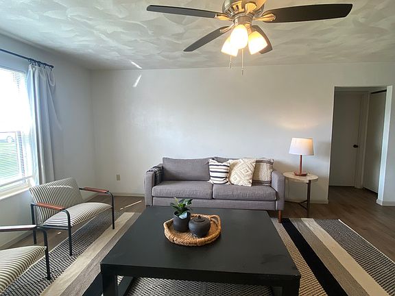 3rd image of 608 Carol Ann Dr #608