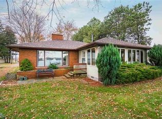 1847 S Parker St, Marine City, MI 48039