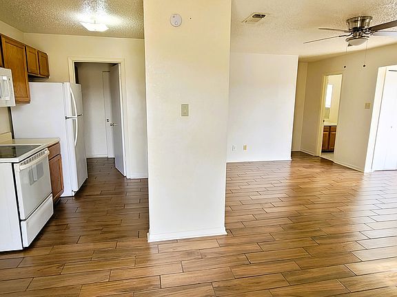 3rd image of 1703 Cedarview Cir #C