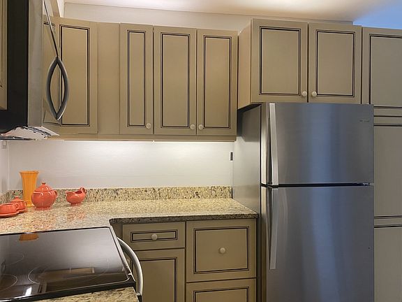 5th image of 300 N State St APT 2834